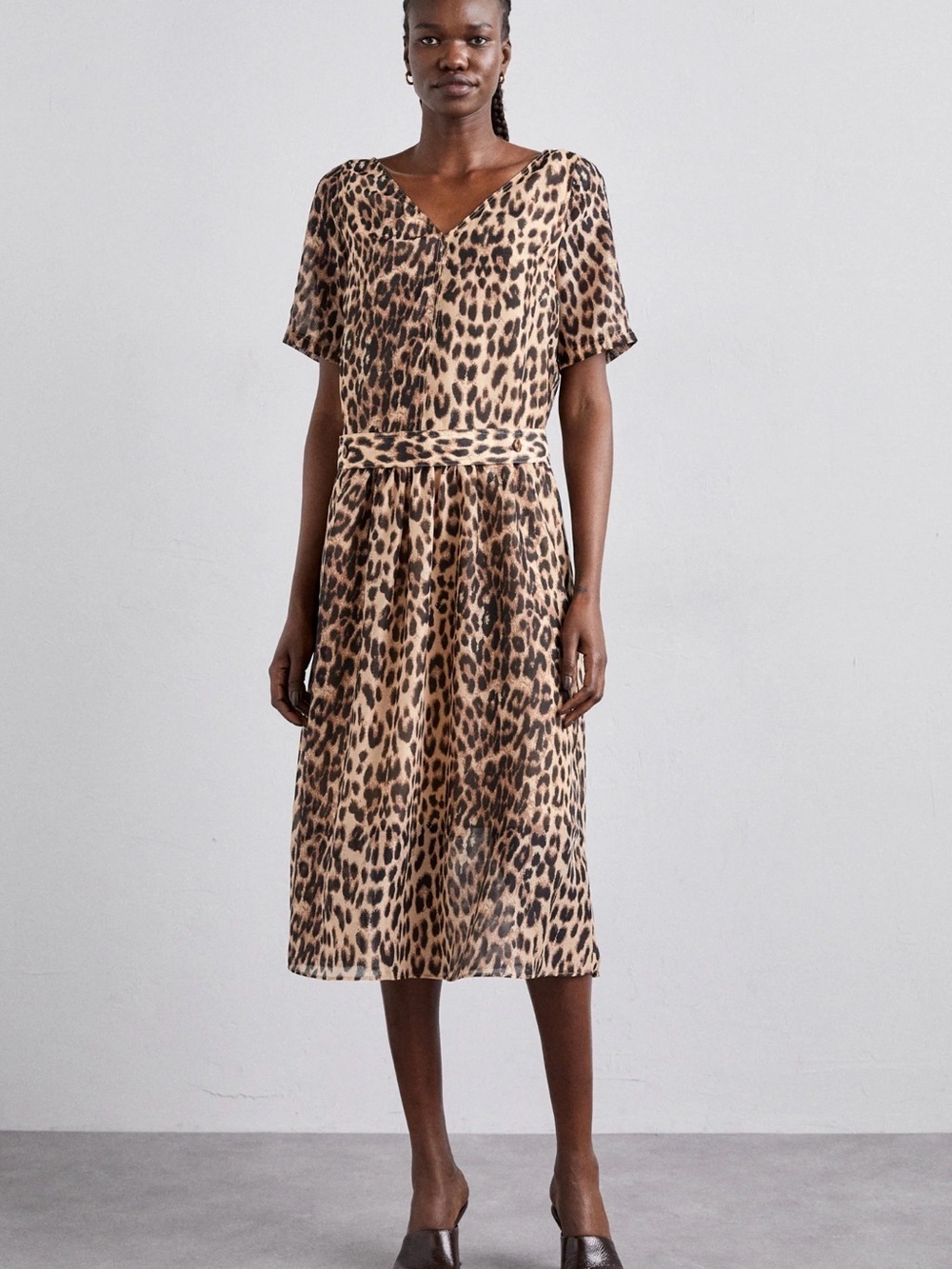 V-Neck Leopard Print Midi Dress in Tan and Black SIZE US 10 NWT